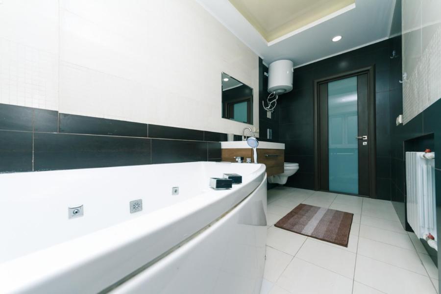 Hotrent Pechersk Lesy 20/22 Kiev Exterior foto